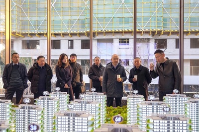 淮北市委书记汪华东一行莅临金鹏调研指导